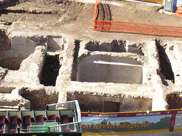 When work on Metro C exposes Piazza Venezia in 2006 5