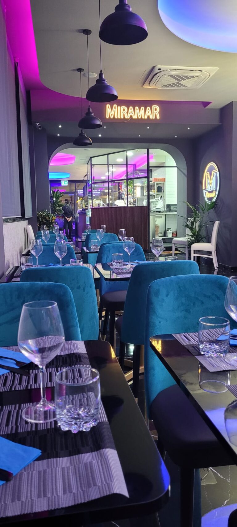 #RomeExpats: International Aperitivo at Miramar in Piramide 11 WhatsApp Image 2023 02 05 at 13.41.55 2 768x1705