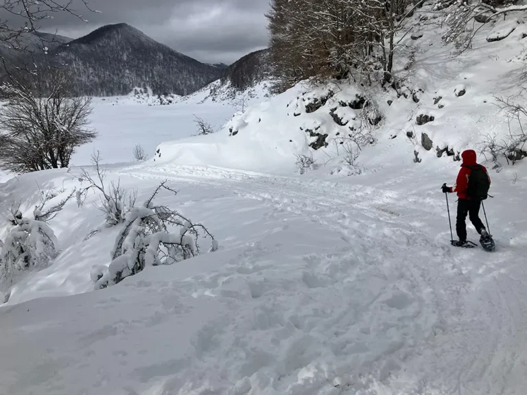 #RomeExpats: Snowshoe fun near Rome at Monte Livata (Sunday) 3 snowshoeing near rome italy simbruini winter in rome 768x576