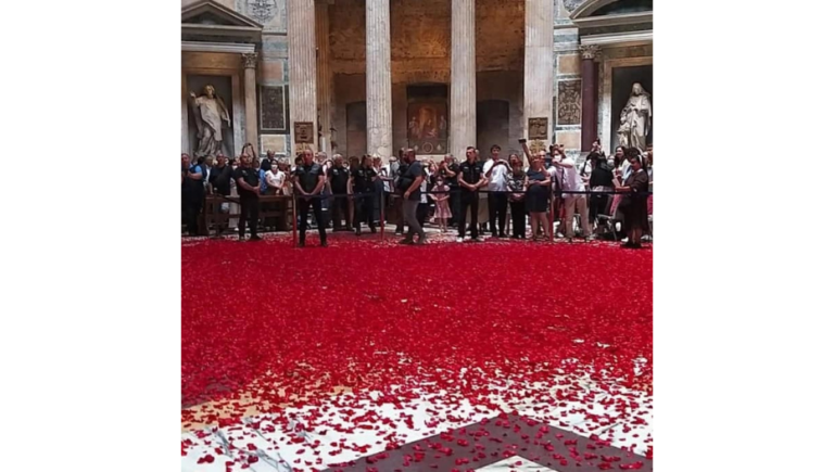 #RomeExpats: Experience the Enchanting Rain of Roses at the Pantheon 3 3 Rain of Roses at the Pantheon during Pentecost expats living in rome 768x435