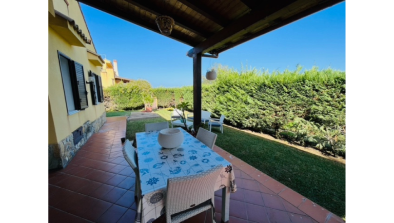 Villa for Rent in Campofelice di Roccella, Palermo, Sicily: Offering Abundant Space and Serene Surroundings 14 3 villa for rent campofelice di roccella palermo expats living in rome 1 768x435