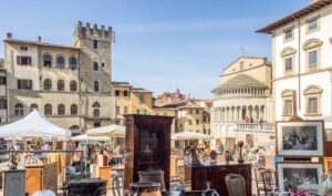 Italy’s Must-Visit Antiques Markets 122