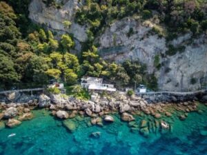 Exploring Italy’s Stunning Beaches by Train: A Guide for Expats 78
