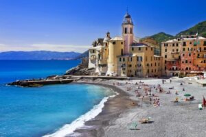 Exploring Italy’s Stunning Beaches by Train: A Guide for Expats 76