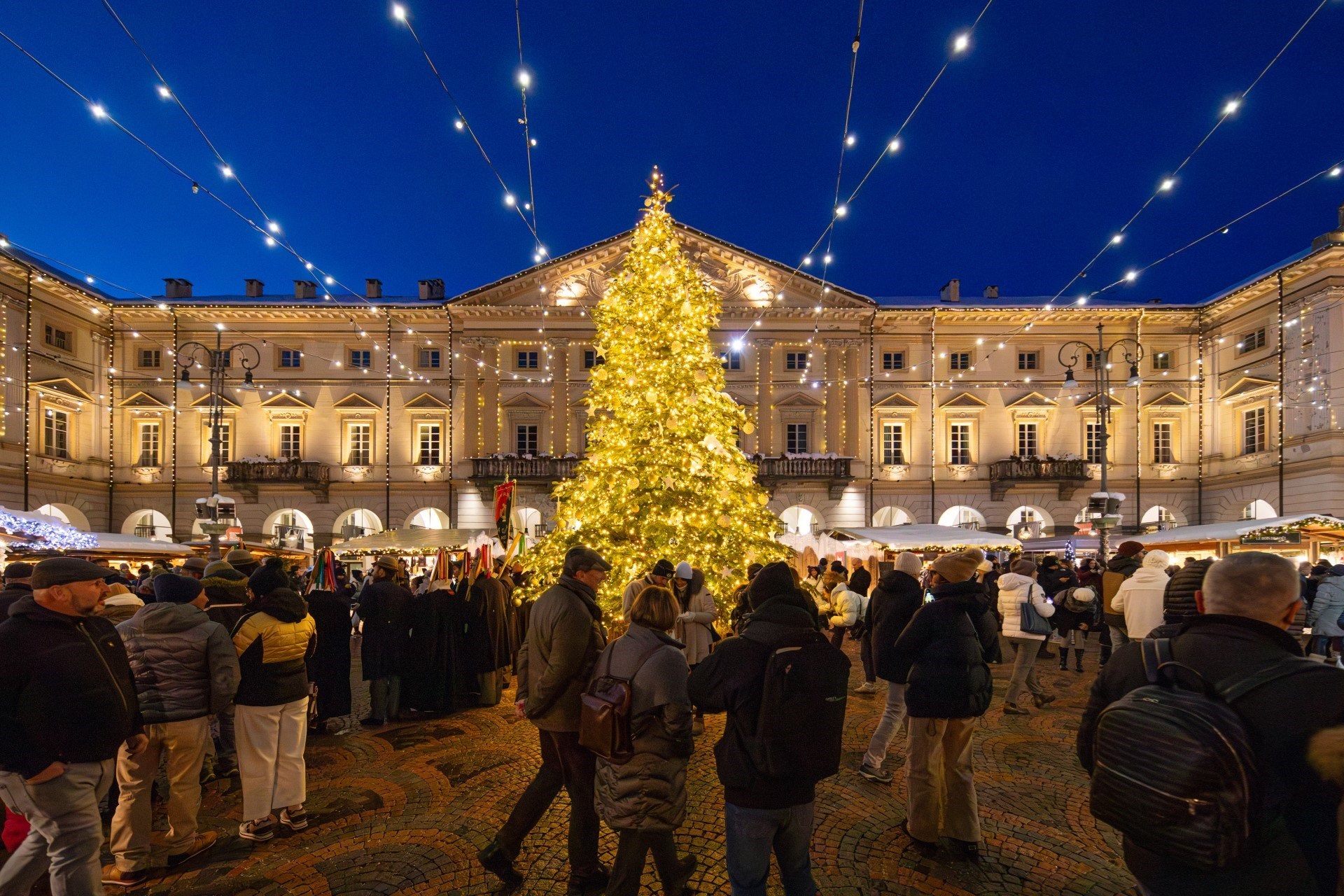 The Most Famous Christmas Markets in Italy for 2024 1